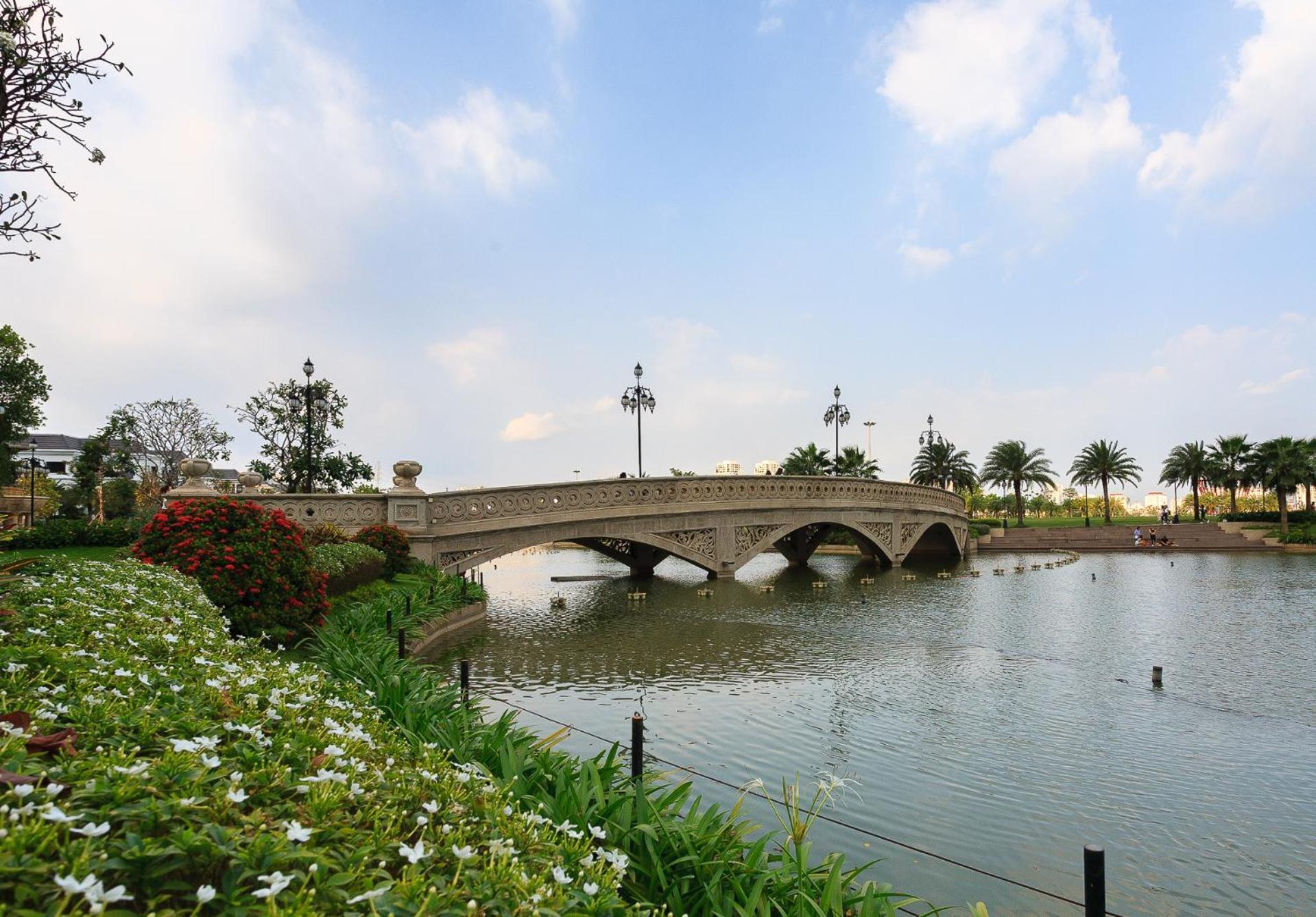 Vinhomes Park-serviced Apartment-10stars-modern Appartement *